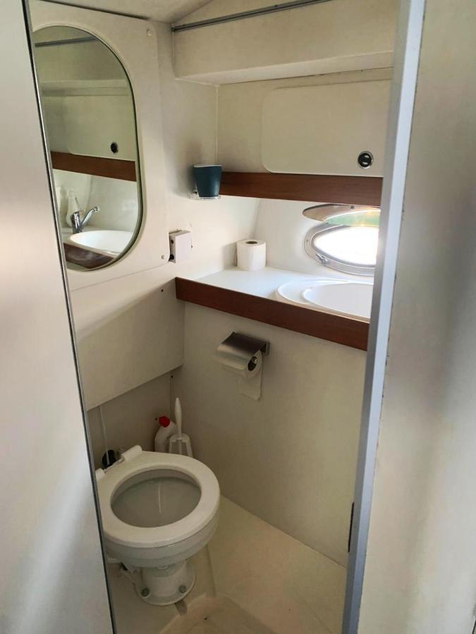 Cozy Private Two Rooms Yacht In Barcelona With Free Parking Sant Adrià de Besòs Extérieur photo