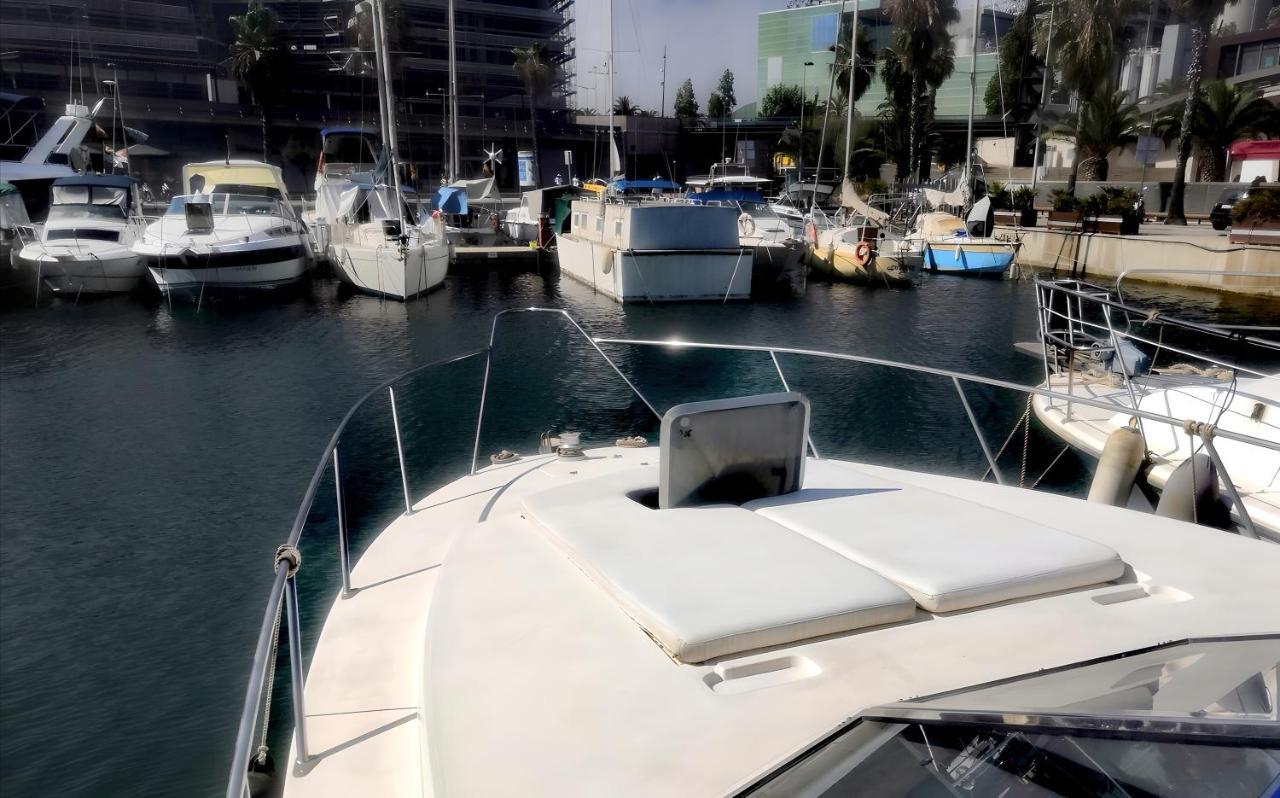 Cozy Private Two Rooms Yacht In Barcelona With Free Parking Sant Adrià de Besòs Extérieur photo